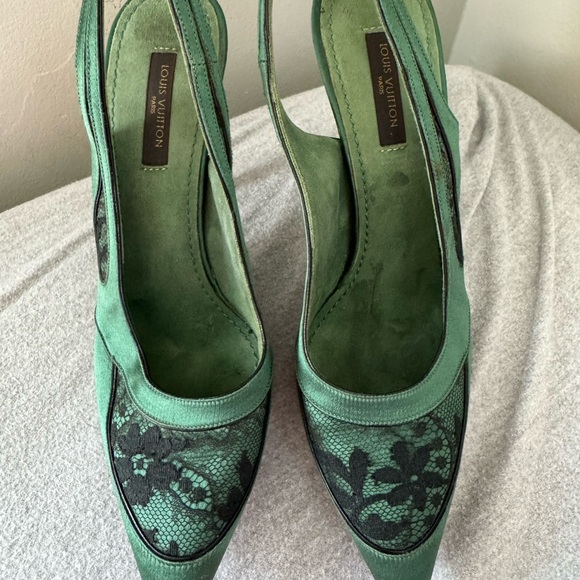 Louis Vuitton Green Satin Slingback Pumps with Black Lace - Picture 2 of 12